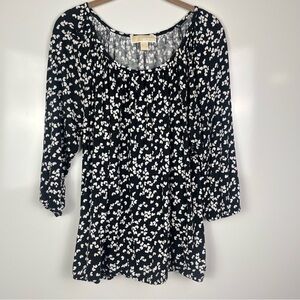 2/$30 Michael Kors Women's Black and White Heart Floral Top